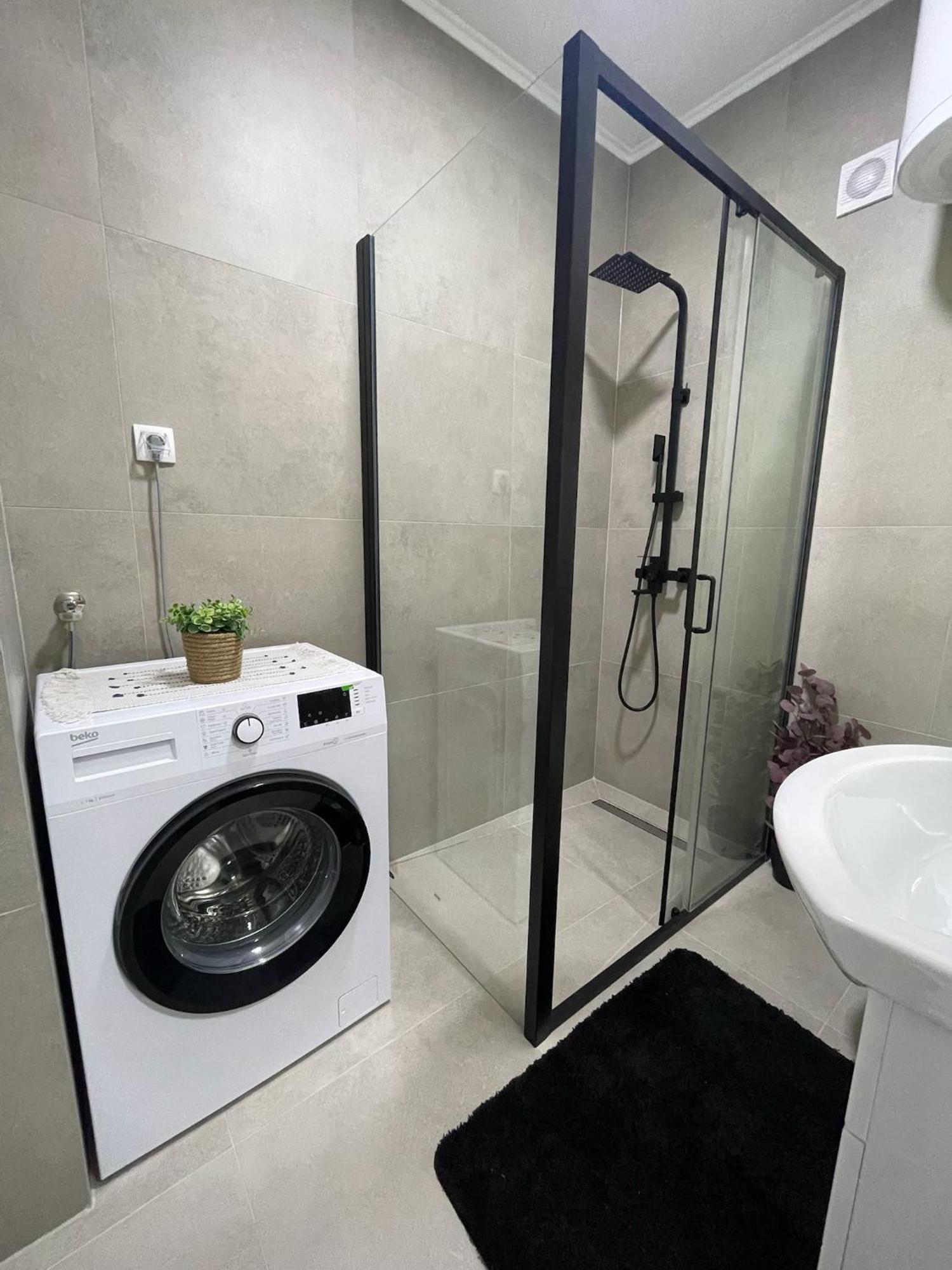 Apartman Avenia ノヴィ・サド エクステリア 写真